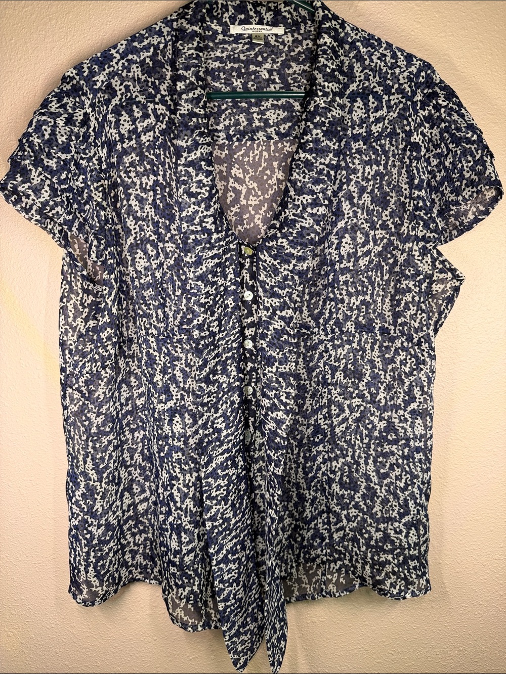Quintessential‎ Woman Navy Printed Sheer Tie-Front Short Sleeve Blouse
